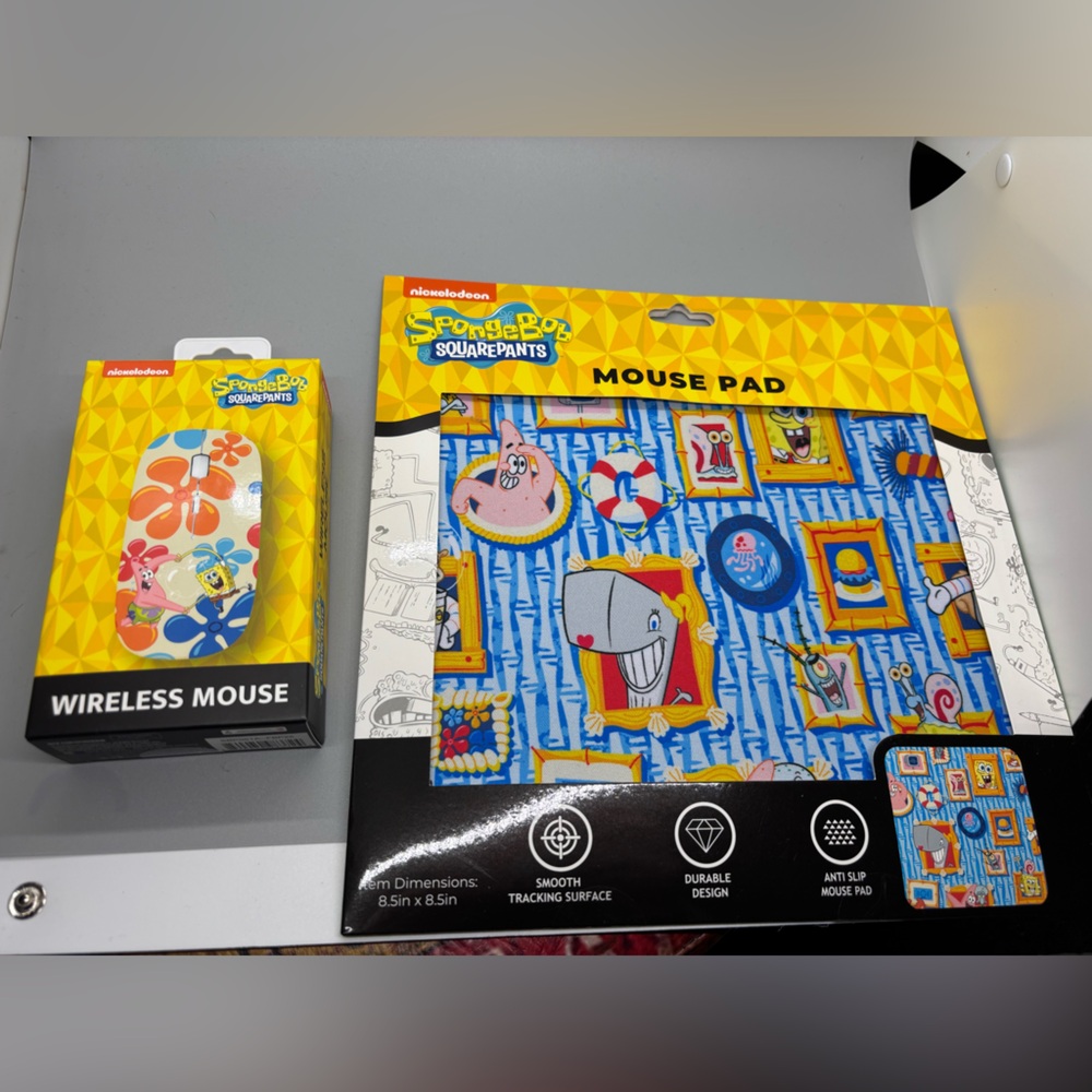 Nickelodeon SpongeBob wireless mouse/mouse pad combo (NWT)